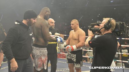 Adevărul despre meciul cu cântec Moroșanu - Jackson. "Ne-au mințit! L-am suspendat pe viață!" Ce palmares avea americanul