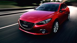 Noua Mazda3 hatchback vine în toamnă în România