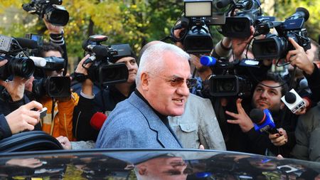 Dragomir îl imită pe Nașu' Sandu:** "Mă gândesc să vă spun și eu 'PA' de la anul!" Când a încetat Mititelu să mai fie "fiul lui Mitică"