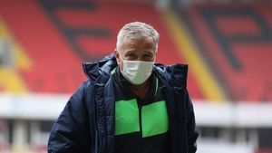 Se pregătește bomba anului în fotbalul românesc: Sepsi l-a ofertat pe Dan Petrescu! Pe ce perioadă e dorit antrenorul-trofeu | EXCLUSIV