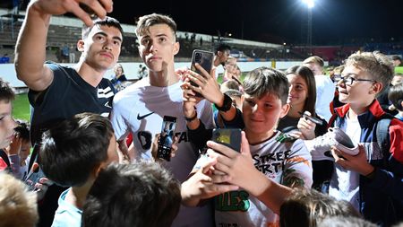 A luat echipa de pe locul 17 și acum este oprit pe stradă de fanii care visează la duelurile cu FCSB și Dinamo: „Toată lumea vorbește despre asta!”. EXCLUSIV