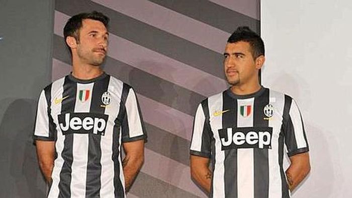 FOTO Juventus și-a prezentat echipamentele pentru sezonul viitor:** "Nu este important să câștigi, dar e singurul lucru care contează"