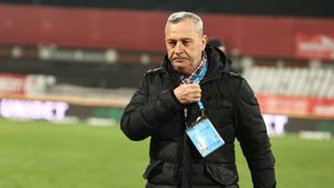 Mircea Rednic, taxat de Mihai Stoica după ce Dinamo a pierdut la Mioveni în prelungiri: „Nu e normal! Avem mulți antrenori care fac asta, vai de mine!”. Ce i-a reproșat managerul de la FCSB