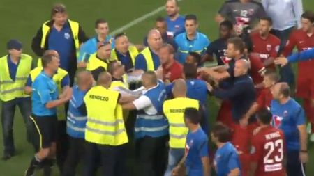 VIDEO Război în Cupa Ungariei după ce o "remontada" a fost distrusă de arbitri!** Forțele de ordine, victime în fața jucătorilor