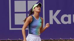 Sorana Cîrstea, mesaj pentru Simona Halep după ce fostul lider WTA i-a înmânat trofeul Transylvania Open: „Cea mai frumoasă săptămână a vieții!”