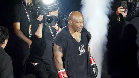 Propunerea indecentă pe care Mike Tyson a primit-o după ce a boxat cu Jake Paul. Ce trebuie să facă timp de o oră
