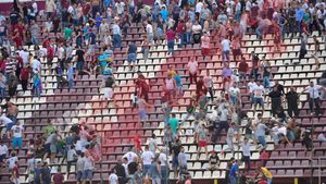 Mărturia unuia dintre suporterii bătuți la aniversarea de 91 ani a clubului Rapid. "L-am auzit pe un jandarm: 'Bocciule, ai 5 minute' Și ne-au măcelărit"