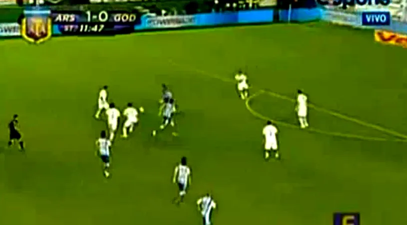 VIDEO** Ca în Argentina! A dat un super gol fără să se uite la poartă! Bonus? Scăriță nebună și un autogol antologic