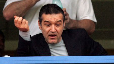 Când a auzit cuvântul "miere" între criticile lui Ilie Stan, Becali s-a întunecat: "Am mai auzit asta la cineva!" Cine crede șeful Stelei că îl sfătuiește pe "Iliesta"