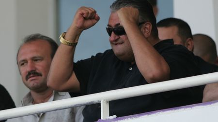 "Balint e șmecher prin conferințe de presă,** dar în fața lui Dan Petrescu i-a tremurat fundul"