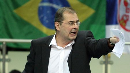 Moculescu a câștigat pe terenul echipei lui Giba!