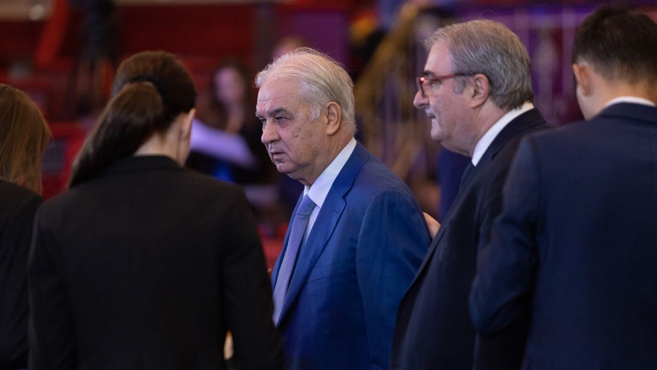 Enervat de acuzele lui Mircea Sandu, Anghel Iordănescu continuă războiul: ”Numele Iordănescu întunecă judecata! Edi era îndreptățit să fie ofertat!” | EXCLUSIV
