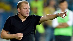 Dorinel Munteanu lasă fotbalul pentru politică! Va candida la alegerile din 27 septembrie. În ce partid s-a înscris decanul de selecții în echipa națională