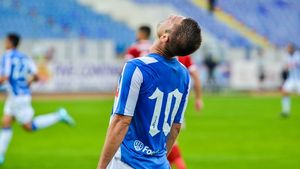 Ce fotbaliști se pot lăuda că au marcat cel puțin trei goluri într-un singur meci roș-albaștrilor. Printre ei, nume grele ca Sorin Cârțu și Rodion Cămătaru