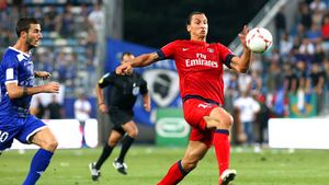 VIDEO Ibra și-a mai luat două goluri avans în duelul cu Mutu!** A dat o "dublă" cu Bastia și a ajuns la cota 7