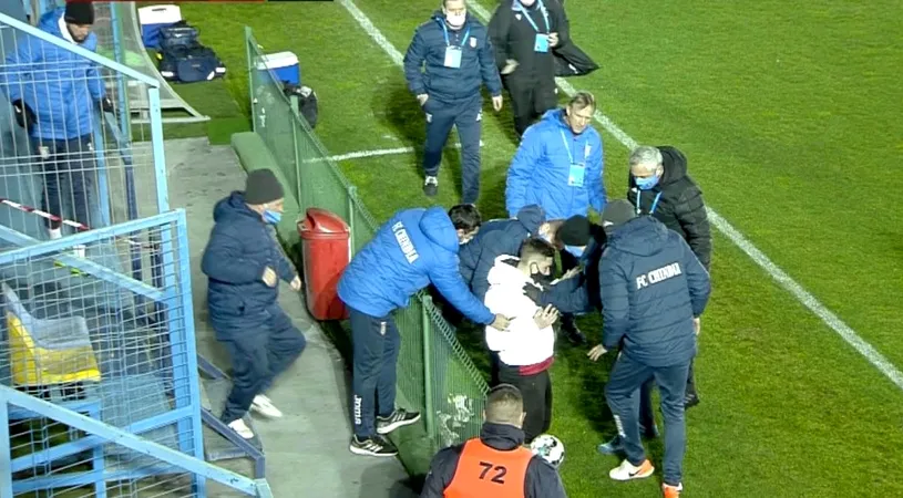 Momente de panică la meciul FC Voluntari - Chindia Târgoviște. Un copil de mingi a leșinat și ambulanța a intrat urgent pe teren
