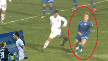 Toți o consideră a fi "SIMULAREA anului"!** VIDEO - Puștiul minune al fotbalului croat l-a păcălit pe arbitru cu un plonjon ca în 'filmele cu proști'