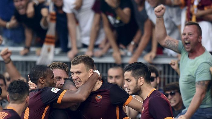 "Nu am vrut neapărat să dau așa, dar important e că mingea a ajuns în plasă" VIDEO AS Roma a reușit golul sezonului în Europa
