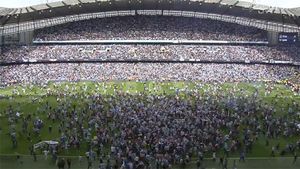 Anglia șocată de "cele mai nebune minute din istoria fotbalului"** FOTO Fanii au invadat terenul! Mancini: "Nu am văzut așa ceva în viața mea"