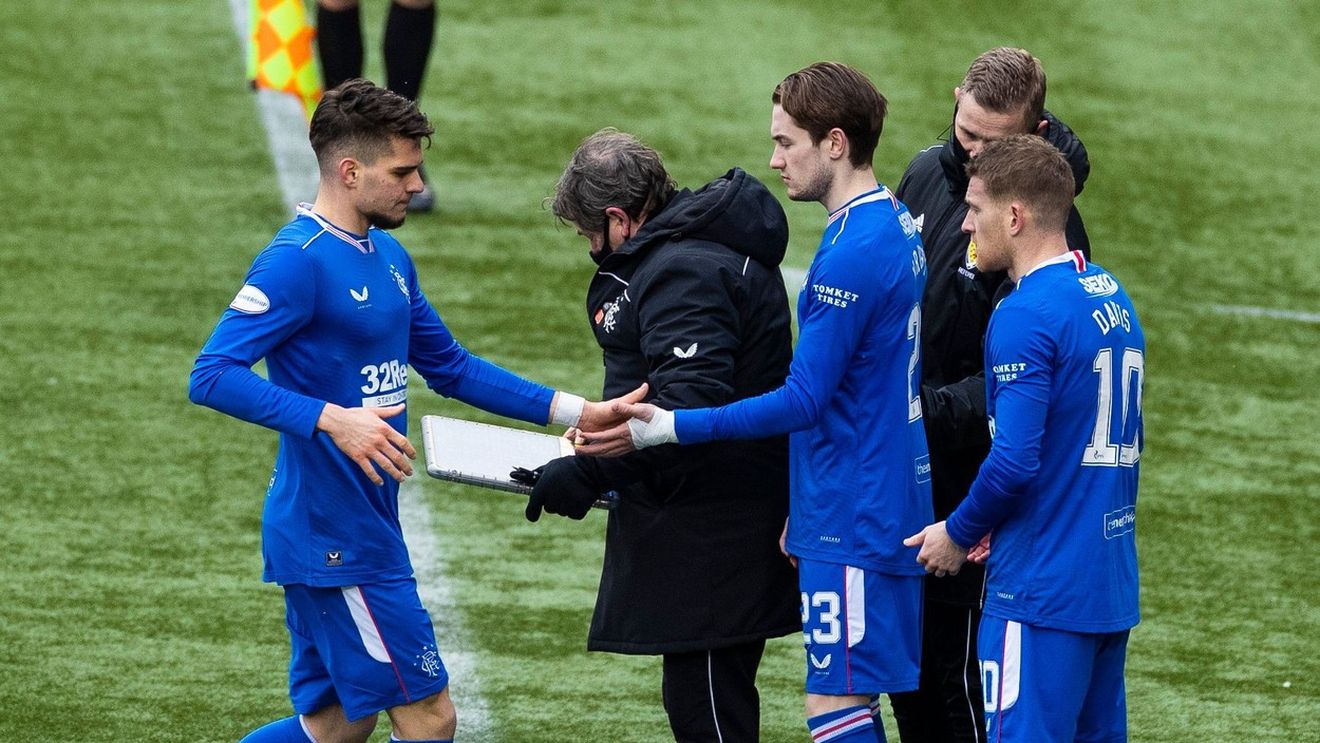 Ianis Hagi și Glasgow Rangers, pas greșit pe terenul ultimei clasate. Internaționalul român nu a convins și a fost înlocuit de Steven Gerrard