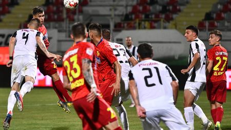 ANALIZĂ Cine dă mai bine cu capul? FCSB conduce în clasamentul Ligii 1, prin loviturile lui Darius Olaru și Iulian Cristea
