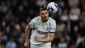 Ce notă a primit Radu Drăguşin pentru prestația din meciul Sheffield United - Tottenham 0-3!