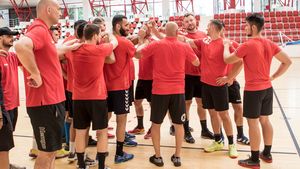 Dinamo a luat startul cu 14 jucători. Campioana anunță că mai transferă în această săptămână un inter dreapta 
