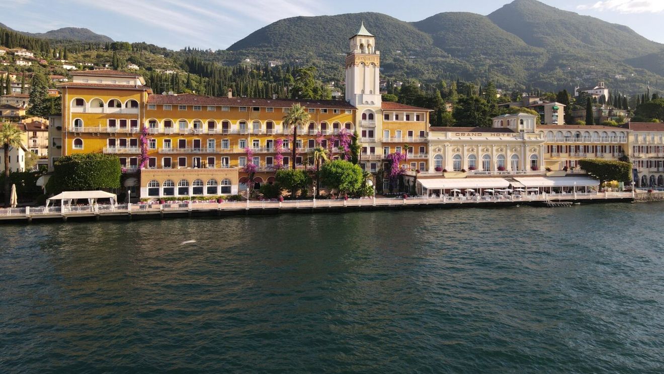 Frații Pavăl bagă 45.000.000 de euro în hotelul din Italia şi primele imagini sunt spectaculoase. Cum va arăta bijuteria celor mai bogați patroni din fotbalul românesc