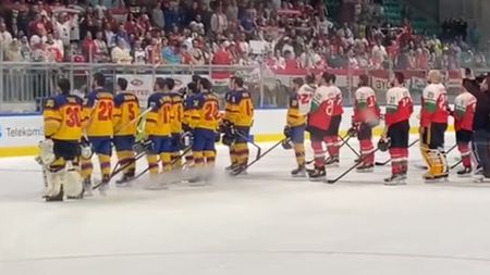 Scene revoltătoare la Campionatul Mondial: hocheiștii din naționala României au cântat, pe gheață, împreună cu cei din naționala Ungariei imnul Ținutului Secuiesc | VIDEO EXCLUSIV
