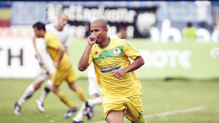 Wesley a scăpat de zăpadă!** Rugămințile străinilor l-au determinat pe Hizo să renunțe la cantonamentul montan