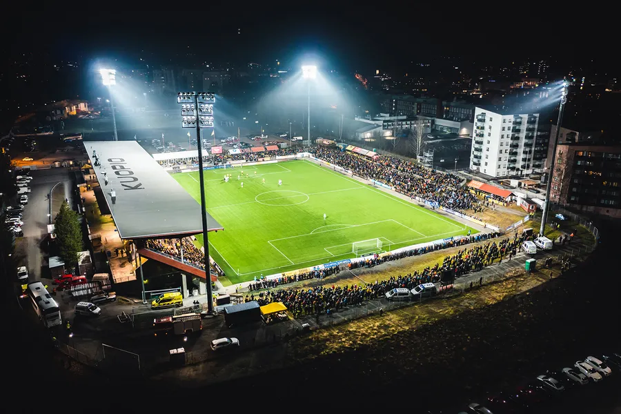 singurul-semn-bun-inca-n-am-ajuns-sa-ne-bata-si-mos-craciun-cronica-de-gabriel-berceanu-la-kups-universitatea-craiova-1-1-in-turul-3-preliminar-europa-league