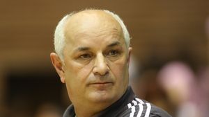 Tadici a părăsit Oltchim!