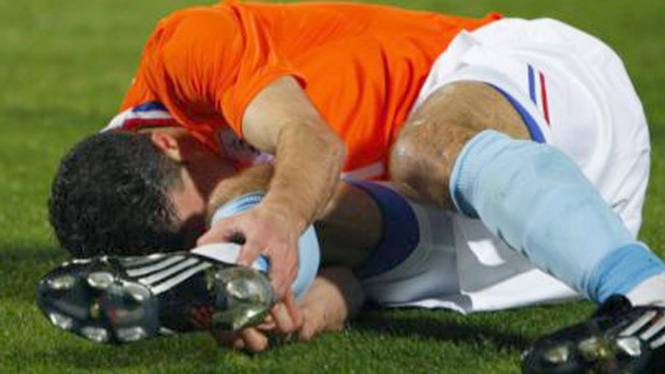 VIDEO** Robin Van Persie s-a accidentat foarte grav și va lipsi câteva luni