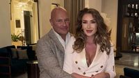 Arpad Paszkany își răsfață iubita cu 24 de ani mai tânără: zbor cu private jet și delicatese la bord
