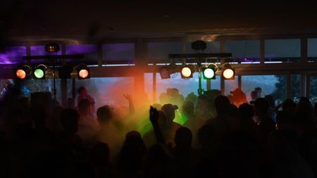 A băut până dimineața cu prietenii şi a plătit o notă de 6.000 de euro