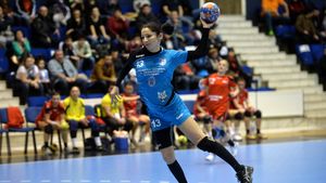 BREAKING NEWS | S-a retras Cristina Vărzaru! "Cu lacrimi - de fericire sau amare". Una dintre cele mai valoroase extreme din handbalul mondial a câștigat de patru ori Liga Campionilor 