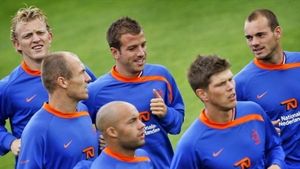 Cu ochii pe EURO și cu mâna pe telefon!** "Jose tocmai mi-a dat un mesaj!" Mourinho pregătește cea mai tare REVENIRE a unui olandez la Real Madrid