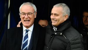 Fața umană a lui "Special One"!  Mourinho și un gest RAR în fotbalul modern. FOTO | Cum a apărut la conferința de presă în care l-a susținut pe Ranieri: "E un omagiu adus celui care a scris cea mai frumoasă poveste din istorie"