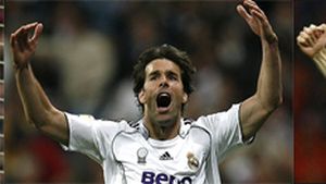 Unul dintre cei mai mari golgheteri ai ultmilor 20 de ani a spus "ADIO" fotbalului! **Legendarul Ruud van Nistelrooy s-a retras