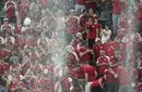 Pe asta n-ați mai văzut-o! Ce au putut să facă fanii danezi în timp ce meciul cu Germania de la EURO era oprit din cauza furtunii care s-a dezlănțuit la Dortmund. VIDEO