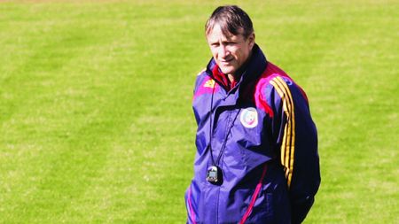 Se pregătește Săndoi!** Antrenorul echipei de tineret îi va lua locul lui Lucescu jr pe banca naționalei mari
