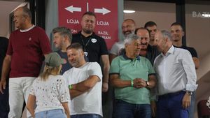 Mircea Lucescu, spectator de lux la Rapid - Petrolul Ploiești! Prezent în Giulești alături de Dan Șucu, Nicolae Cristescu și Mircea Geoană | FOTO