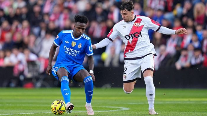 Spaniolii l-au văzut pe Andrei Rațiu în Rayo – Real Madrid și au tras concluzia după ce a scos sufletul din Vinicius și Carreras: „Forța românului e copleșitoare!”
