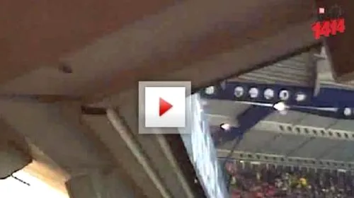 VIDEO-ȘOC!** Cum arată un stadion modern gata să se prăbușească peste suporteri!