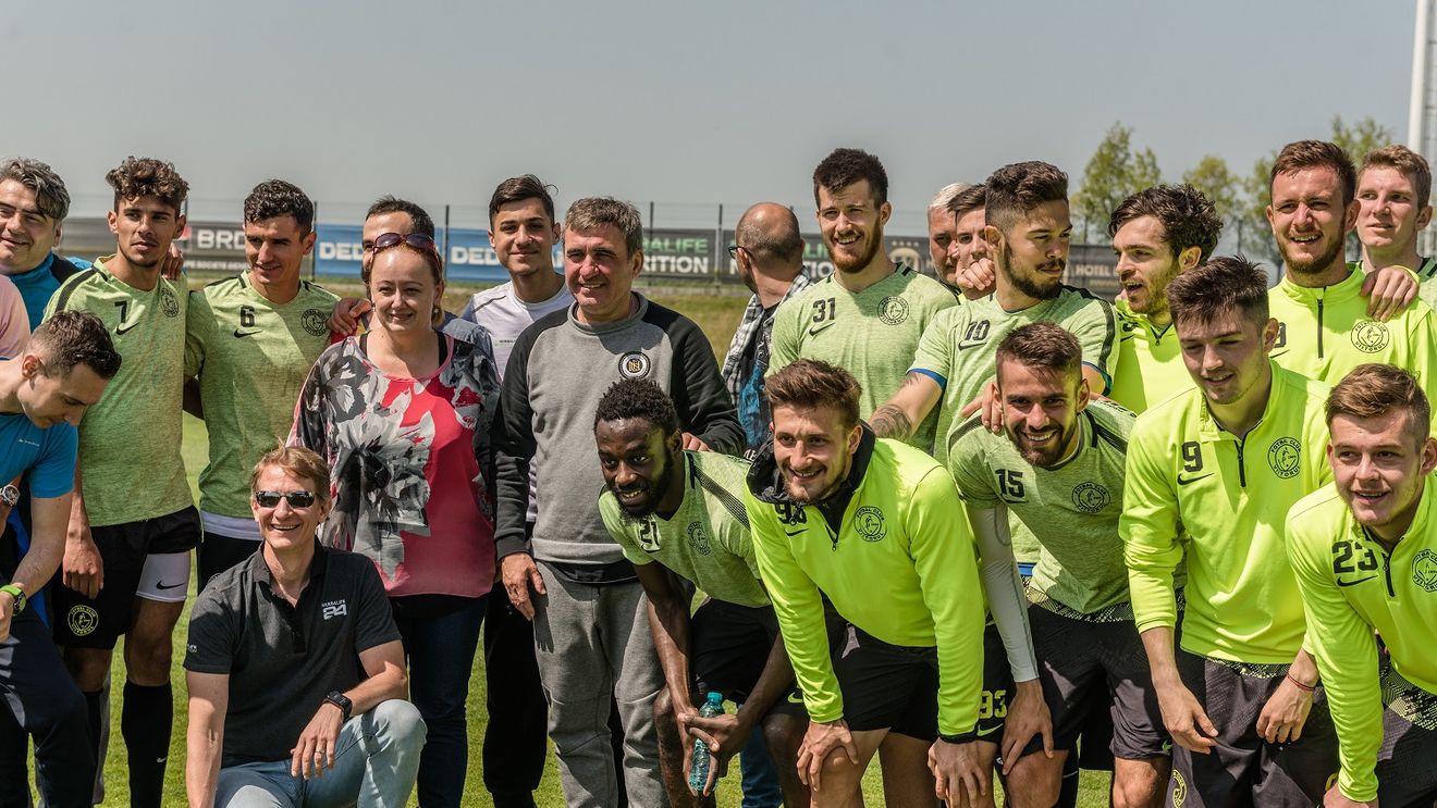 Lovitură dată de Hagi cu Viitorul. "Regele" și-a pus semnătura pe un contract cu un gigant mondial asociat cu Cristiano Ronaldo 