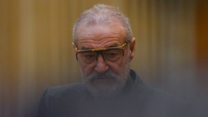 Gigi Becali a început să plătească „primele” după minunea din FCSB - Feyenoord! „Azi am dat 50.000 de euro, o mașină și un apartament! Fac 400.000 de plăți”