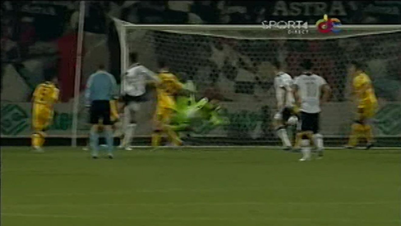 VIDEO Nu, nu este o fază din Anglia!** Fatai a închis meciul contra Brașovului cu cel mai frumos gol marcat cu capul în actualul sezon