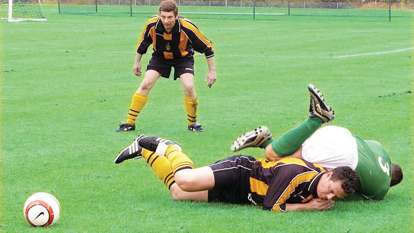 Antrenați să ucidă!** Ei au trecut din zonele de conflict pe terenul de fotbal