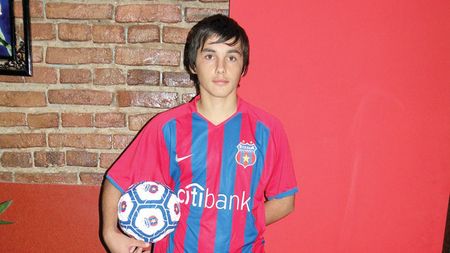 Steaua II pregătește un "Galactic"!** "Matei se mișcă precum Messi"