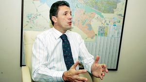 Popescu dezvăluie o tentativă de blat: **"Mi s-au oferit bani ca să nu joc într-un meci!"